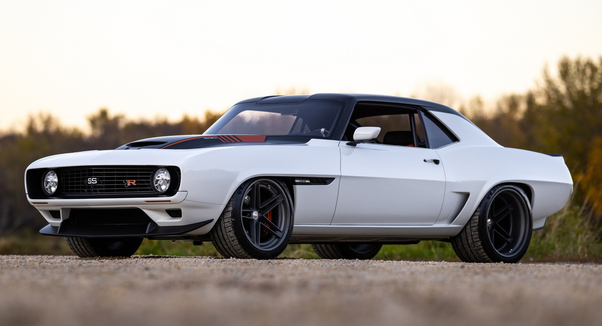 Ringbrothers ’69 STRODE Camaro Pushes The Limits With 1,010 HP And Carbon Fiber Body