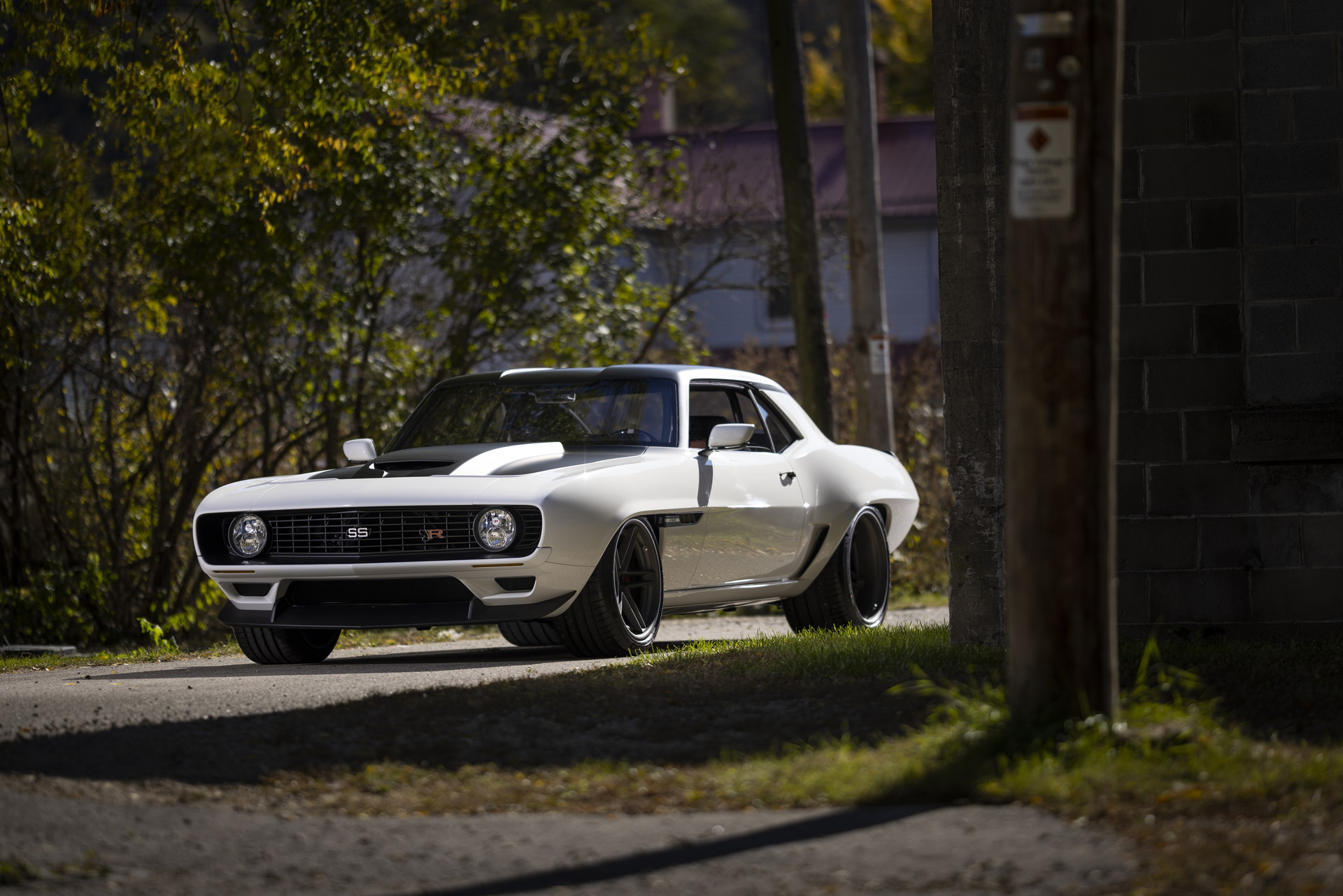 Ringbrothers ’69 STRODE Camaro Pushes The Limits With 1,010 HP And Carbon Fiber Body