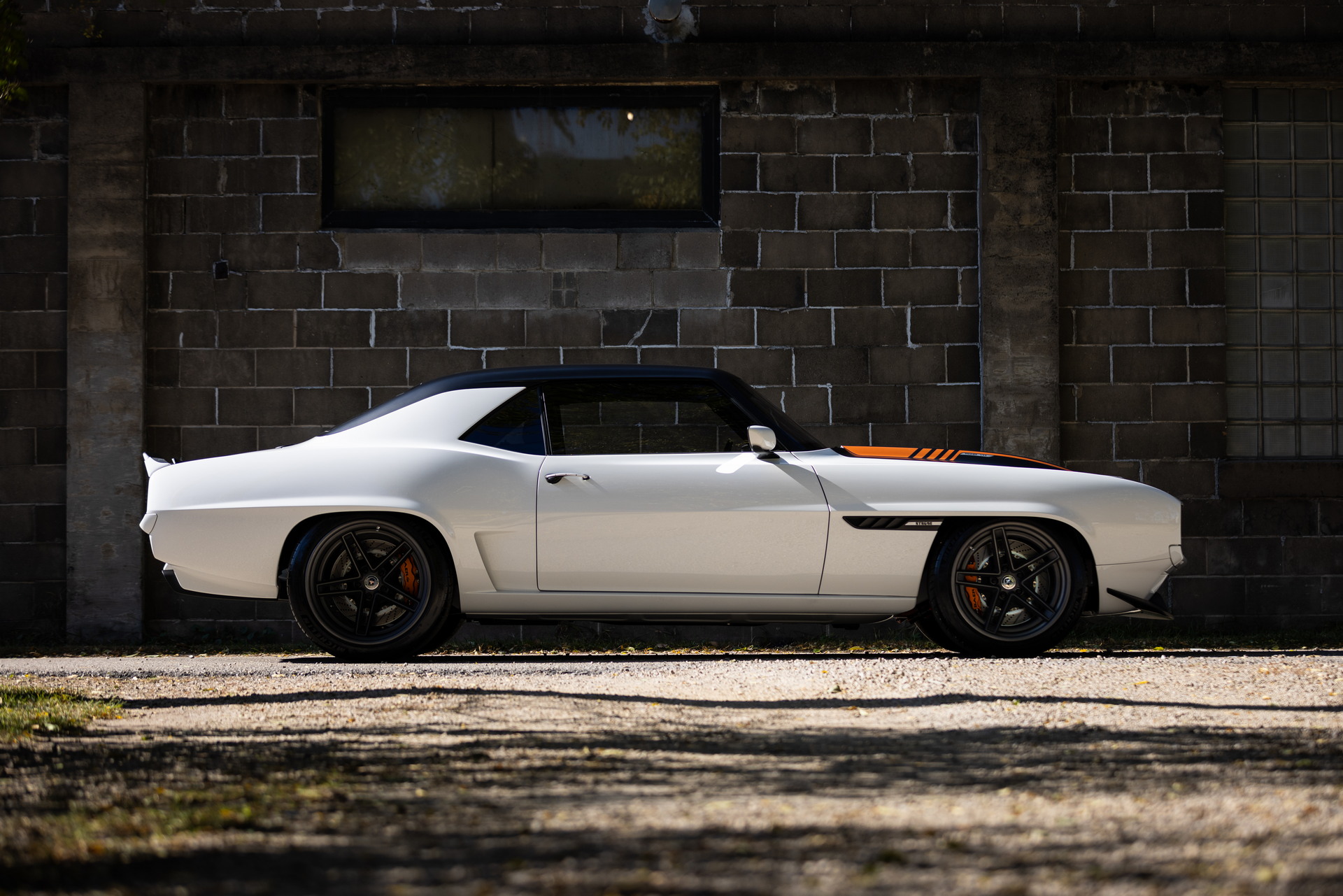 Ringbrothers ’69 STRODE Camaro Pushes The Limits With 1,010 HP And Carbon Fiber Body