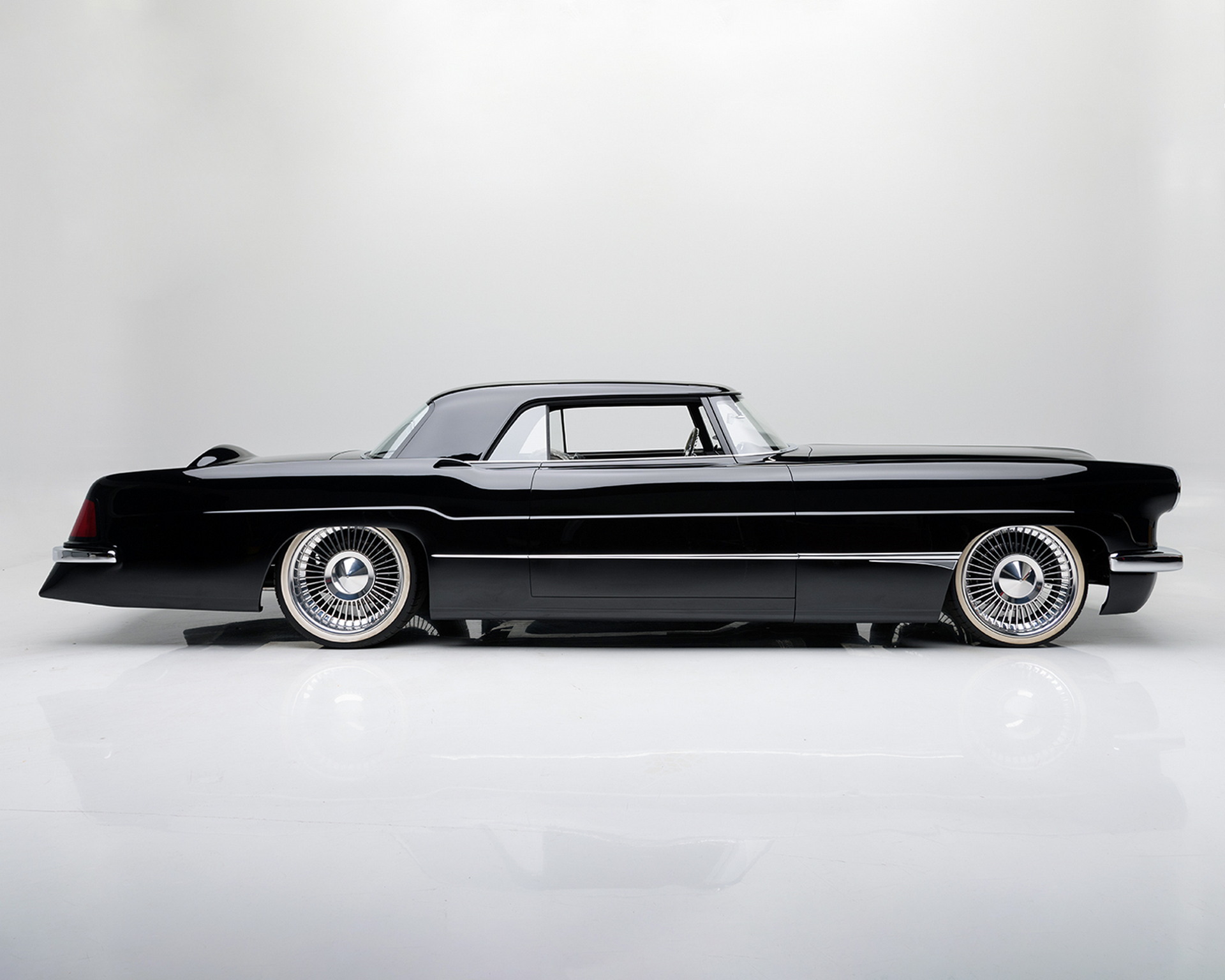 Custom 1956 Lincoln Continental With Over 850 HP Is One Classy Act