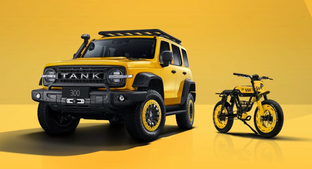  Tank 300 Frontier Edition Tastefully Combined With An Off-Road E-Bike