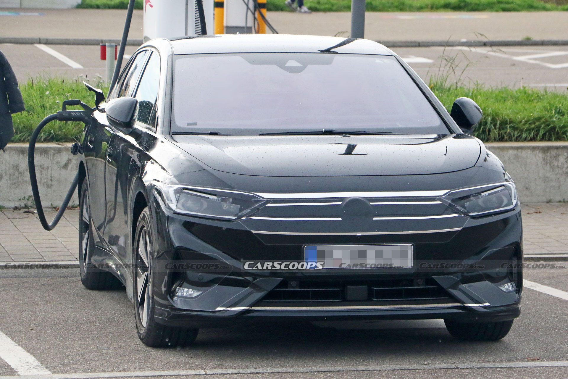 Volkswagen ID.7 Thinks Rectangular Touchscreens Are For Squares