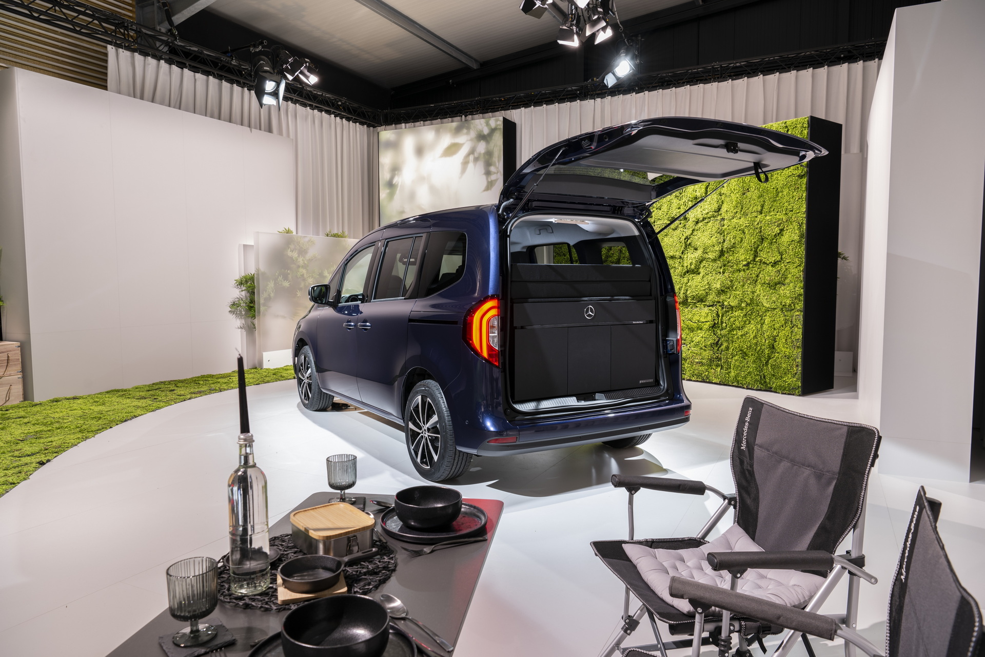 2023 Mercedes EQT Electric Minivan Unveiled With 175 Miles Of Range Looking Nothing Like The Concept