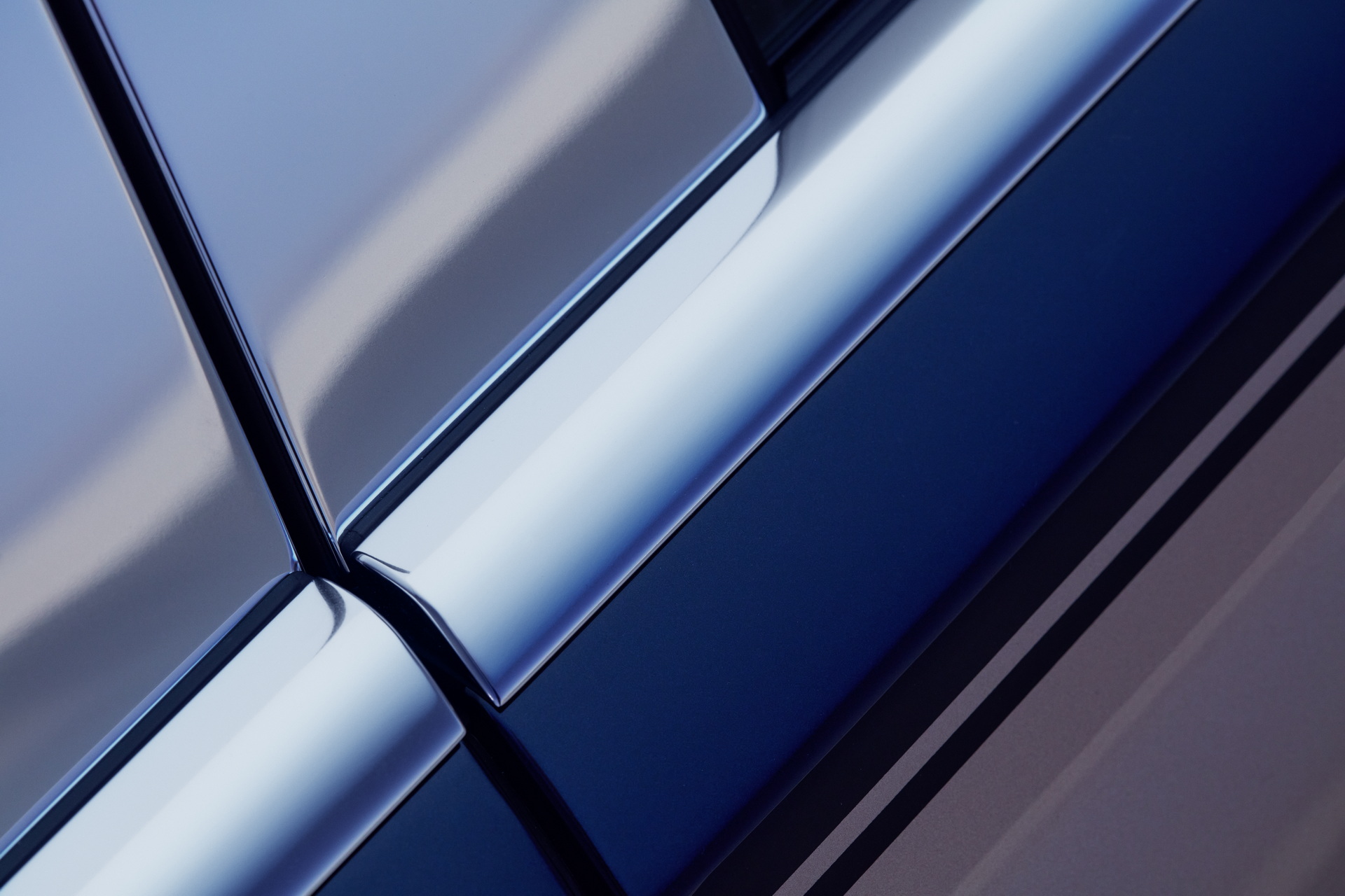 New Mercedes-Maybach S 680 ‘Haute Voiture’ Is A Fashion Inspired Limited Edition Limited