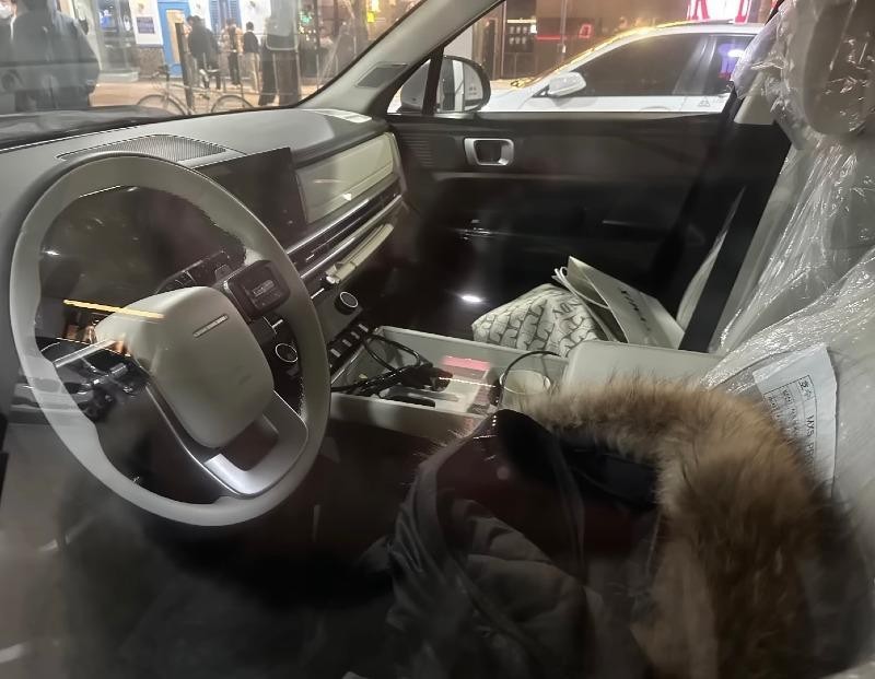 The 2024 Hyundai Santa Fe Will Feature A Classy, Grandeur-Like Cabin