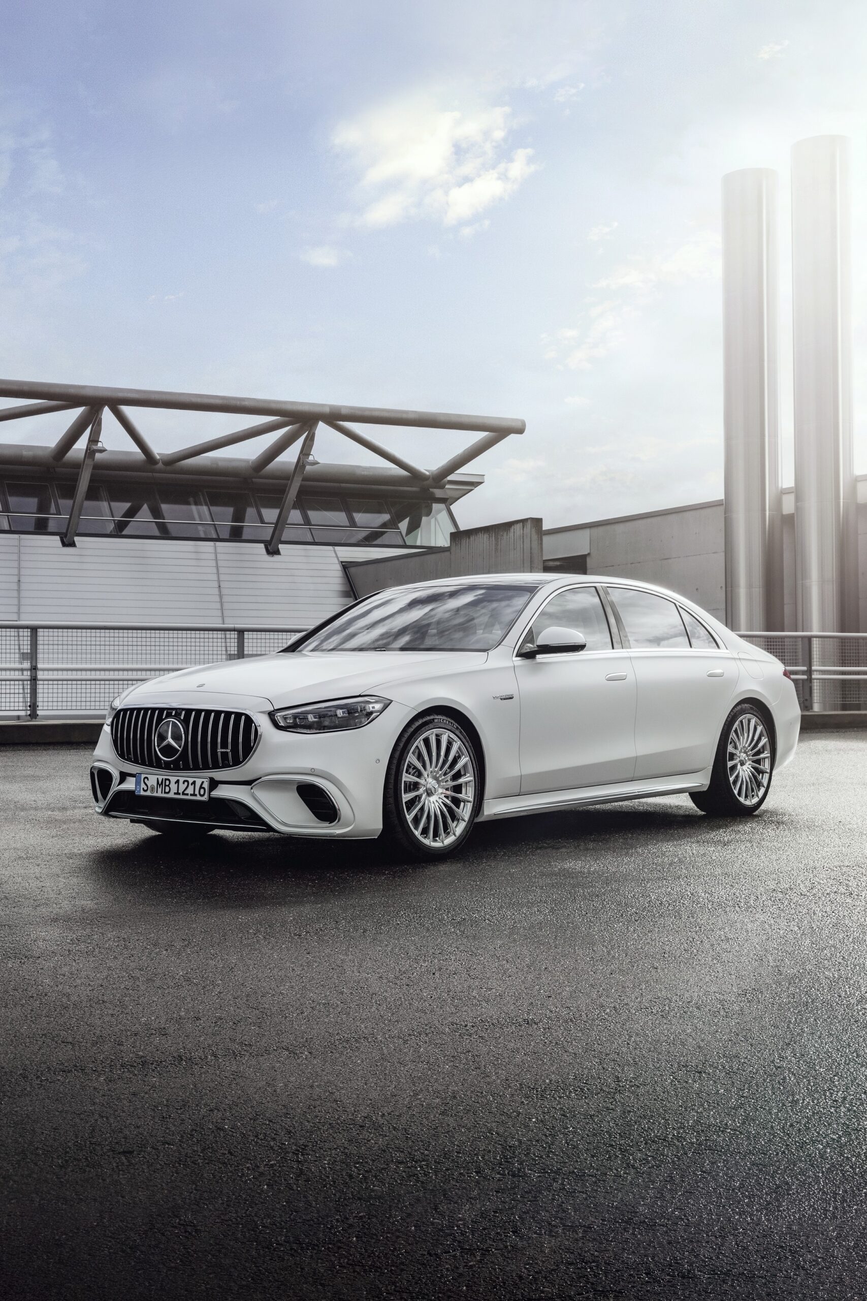 2024 Mercedes-AMG S63 Hybrid Gets 791 HP, 33-Mile EV Range And Panamericana Grille