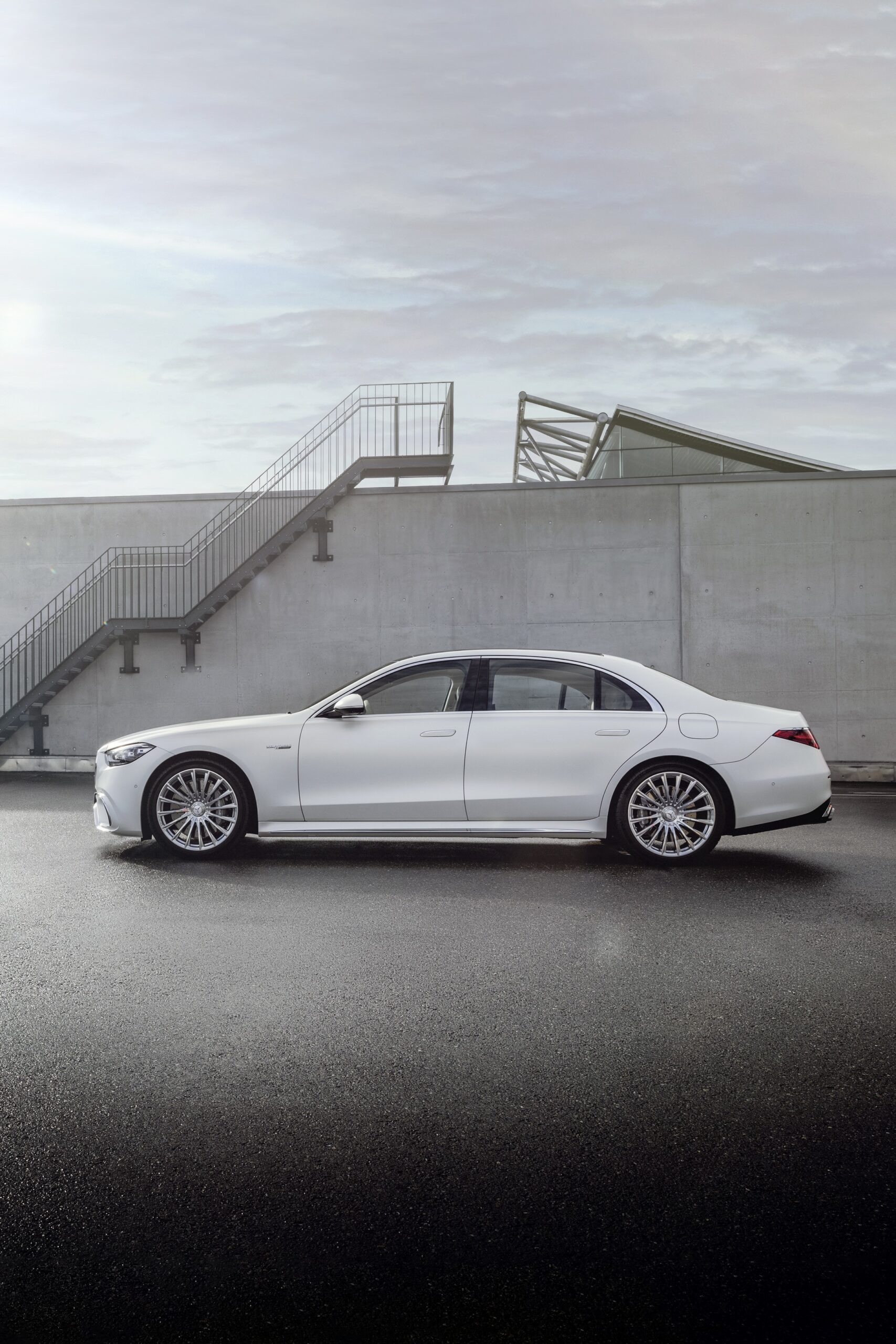 2024 Mercedes-AMG S63 Hybrid Gets 791 HP, 33-Mile EV Range And Panamericana Grille