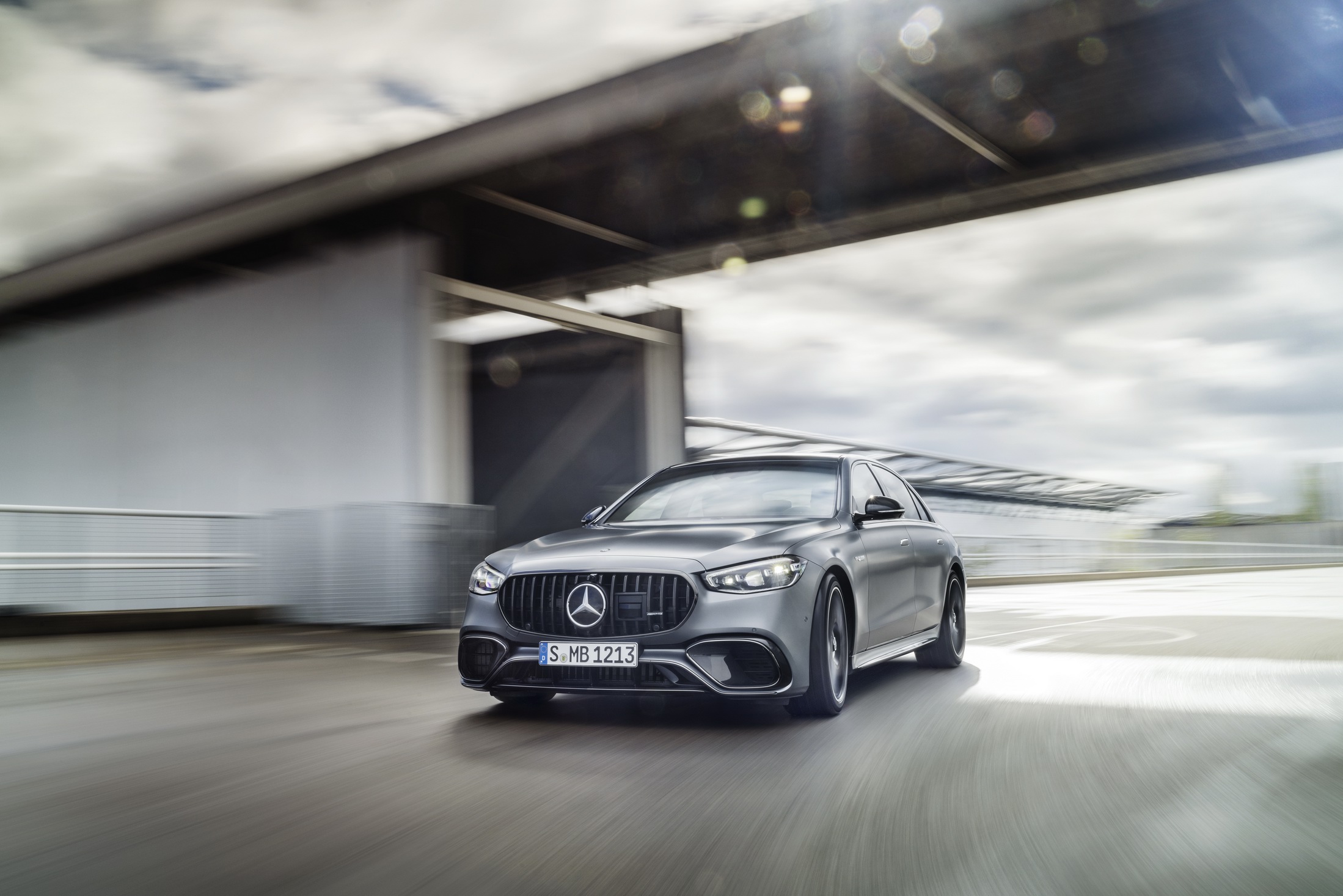 2024 Mercedes-AMG S63 Hybrid Gets 791 HP, 33-Mile EV Range And Panamericana Grille