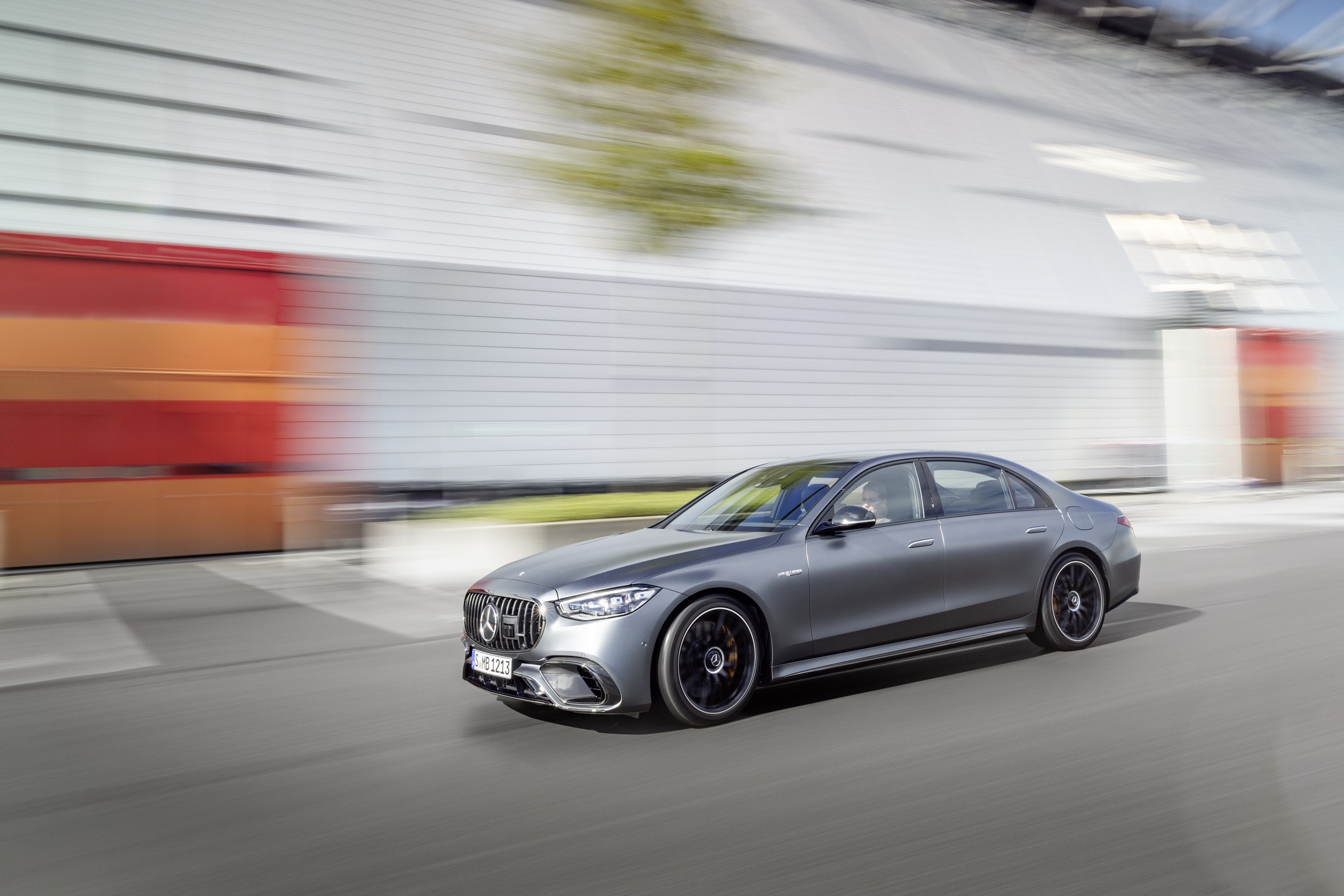 2024 Mercedes-AMG S63 Hybrid Gets 791 HP, 33-Mile EV Range And Panamericana Grille