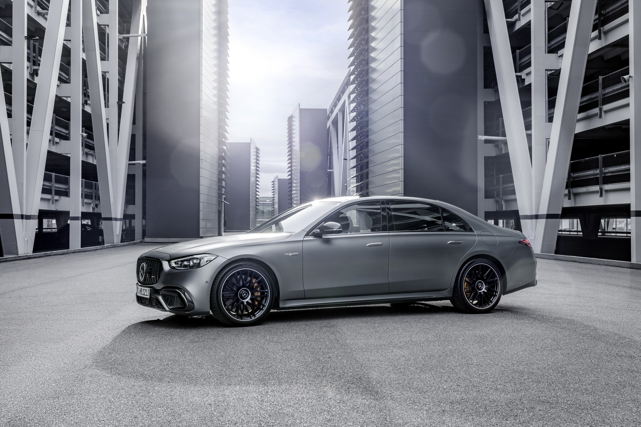 2024 Mercedes-AMG S63 Hybrid Gets 791 HP, 33-Mile EV Range And Panamericana Grille