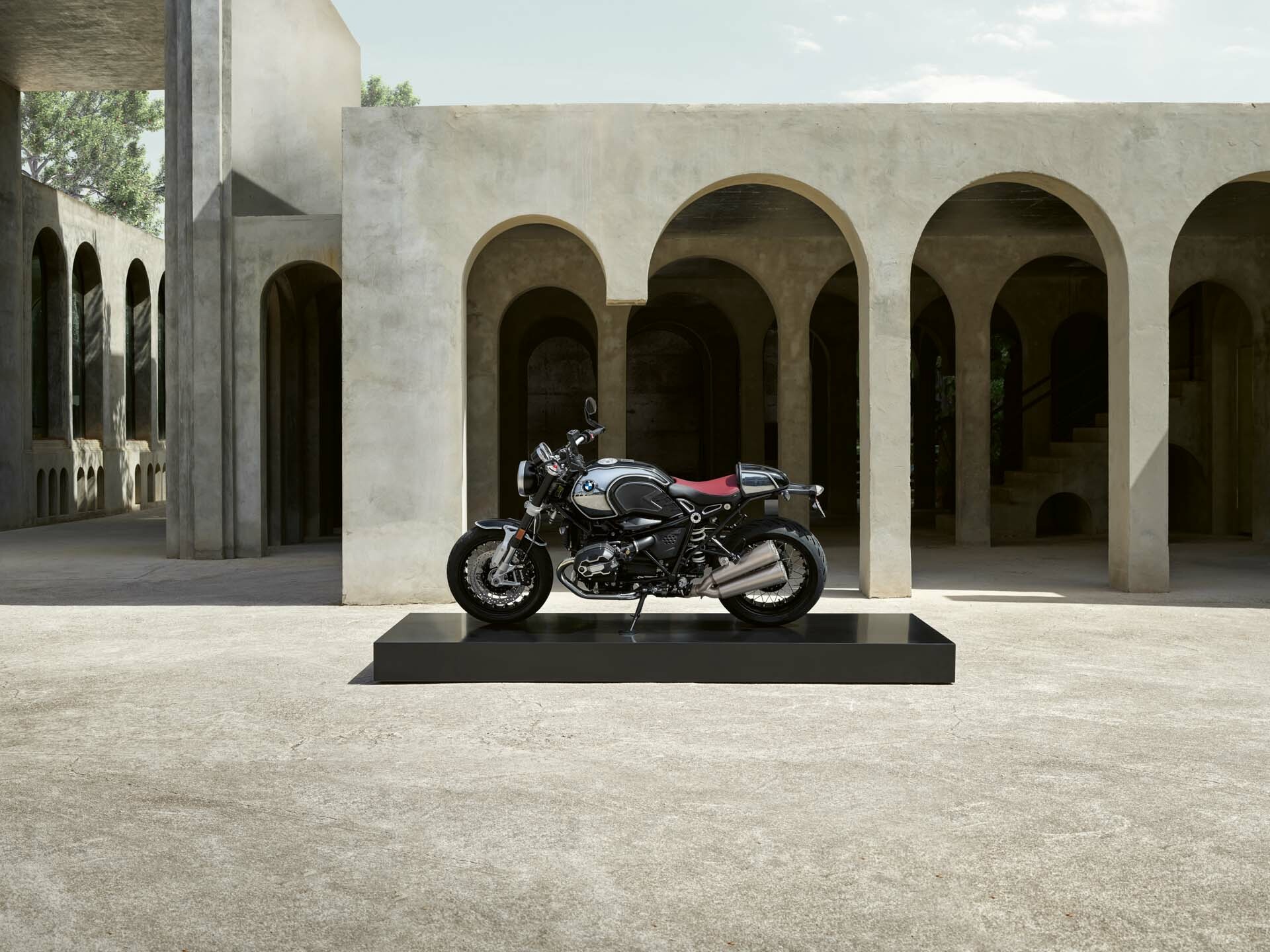 BMW R nineT 100 Years and R 18 100 Years 00025