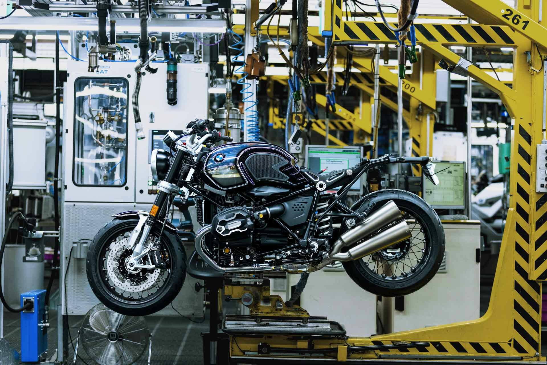 BMW R nineT 100 Years and R 18 100 Years 00038