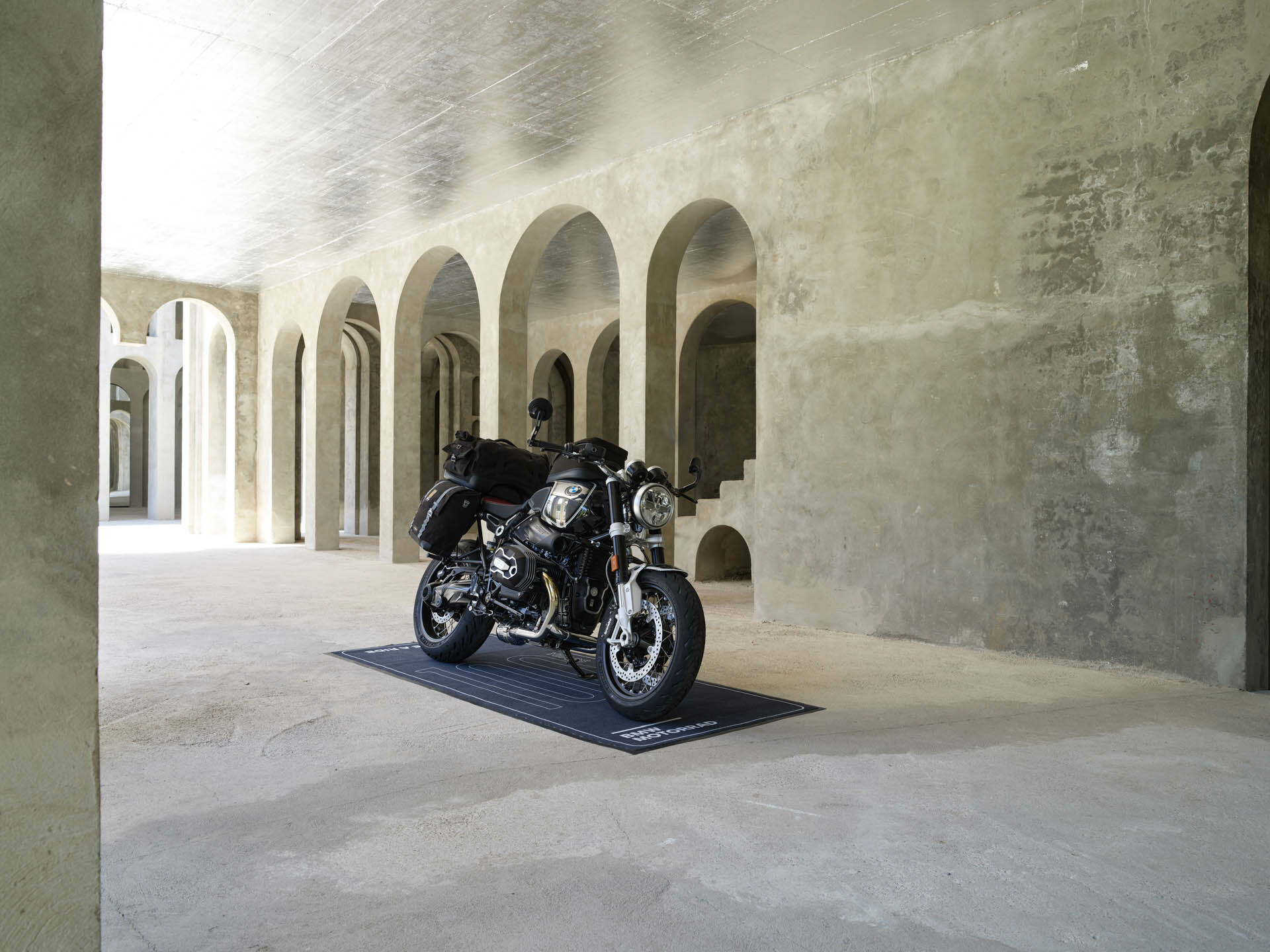 BMW R nineT 100 Years and R 18 100 Years 00048