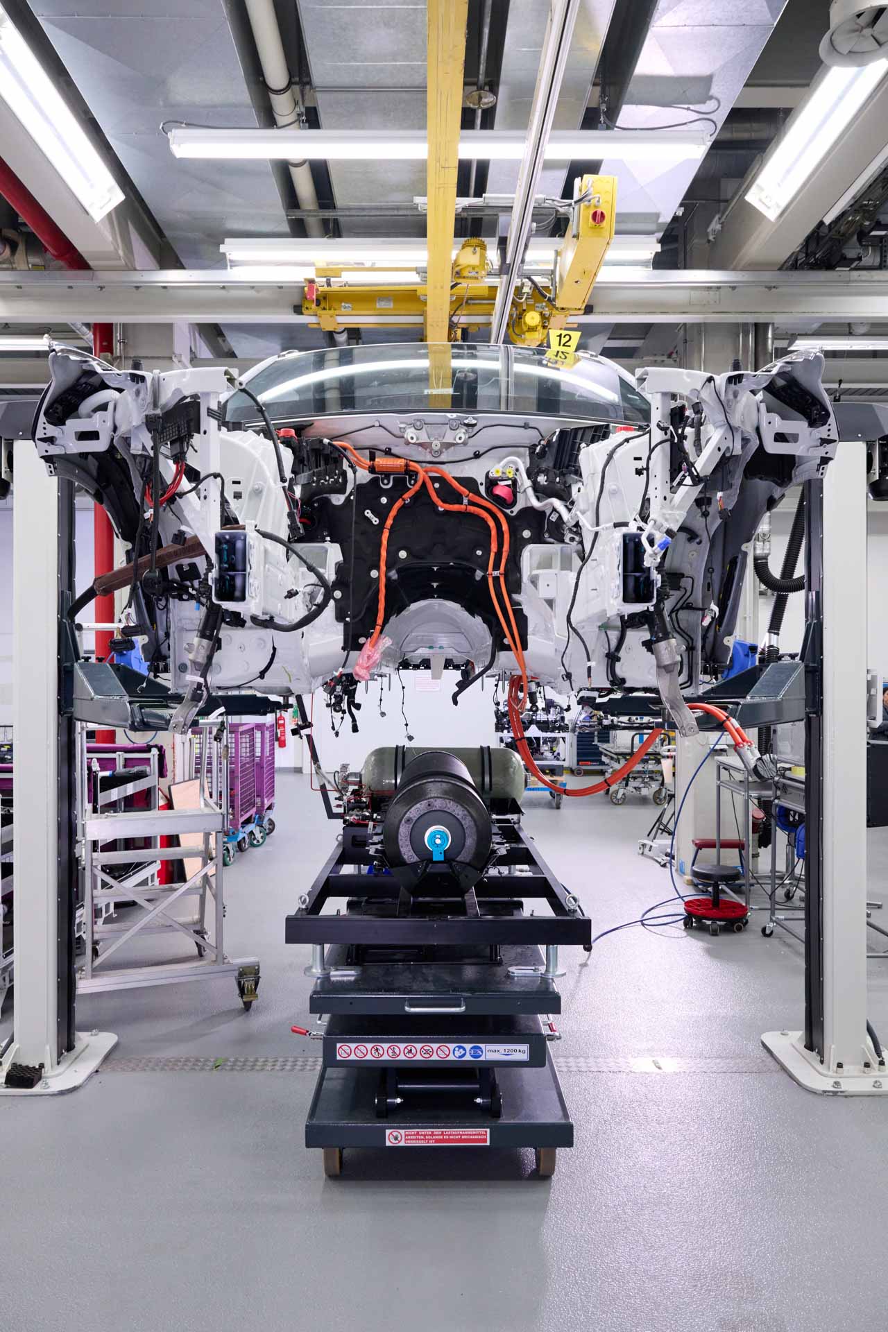 Hy-5s All Around At Munich As BMW Begins iX5 Hydrogen Production