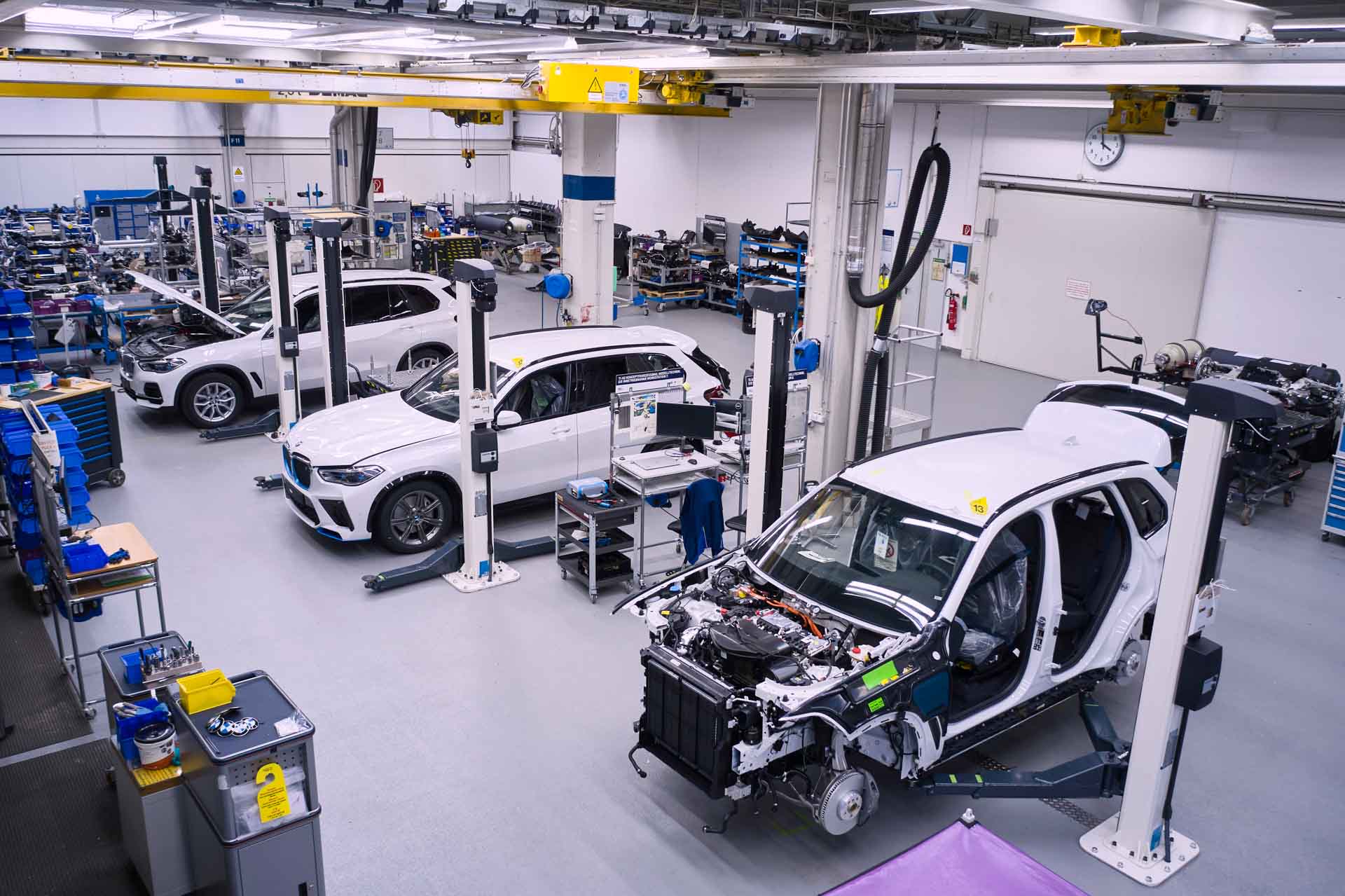 Hy-5s All Around At Munich As BMW Begins iX5 Hydrogen Production