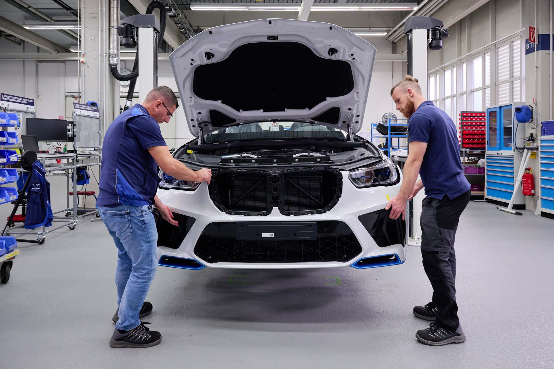 Hy-5s All Around At Munich As BMW Begins iX5 Hydrogen Production