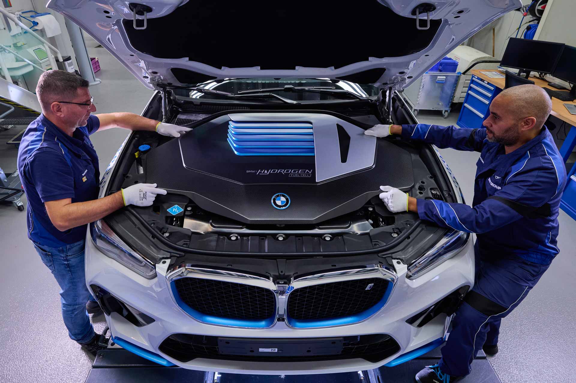 Hy-5s All Around At Munich As BMW Begins iX5 Hydrogen Production