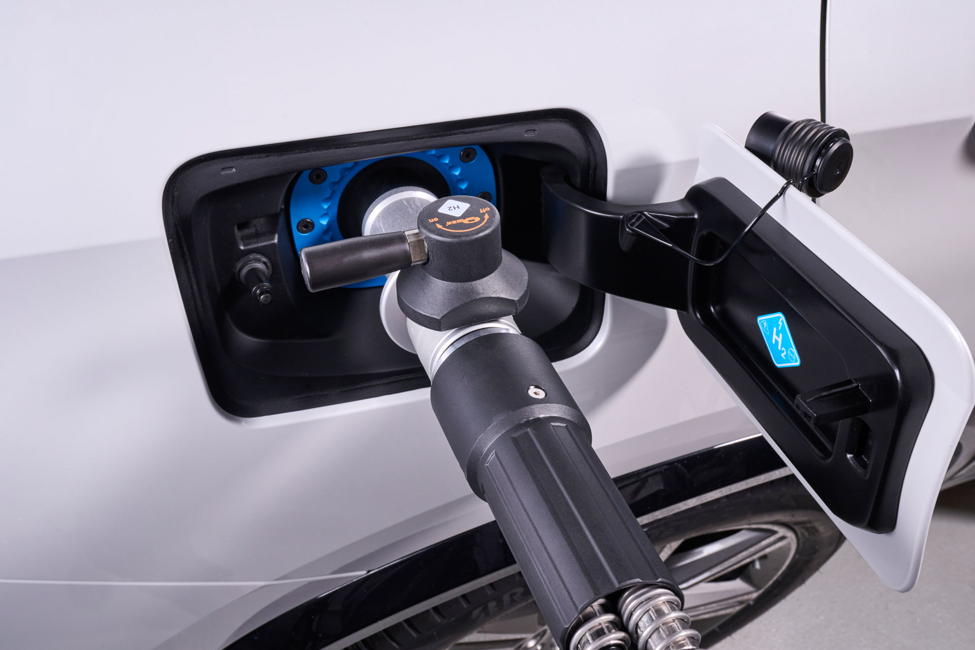 Hy-5s All Around At Munich As BMW Begins iX5 Hydrogen Production