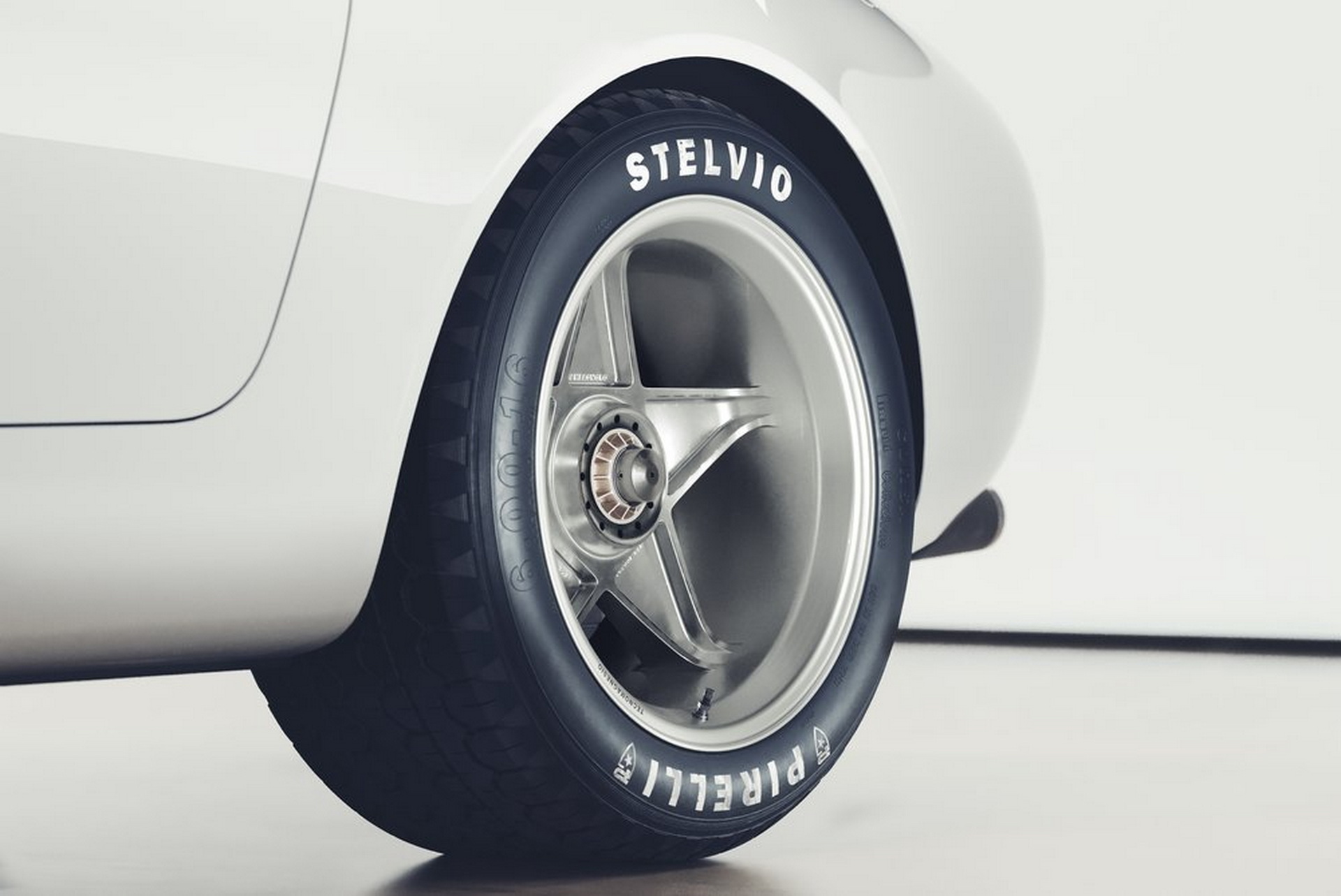Competizione Ventidue - Ferrari 250 GT Berlinetta SWB Restomod (7)