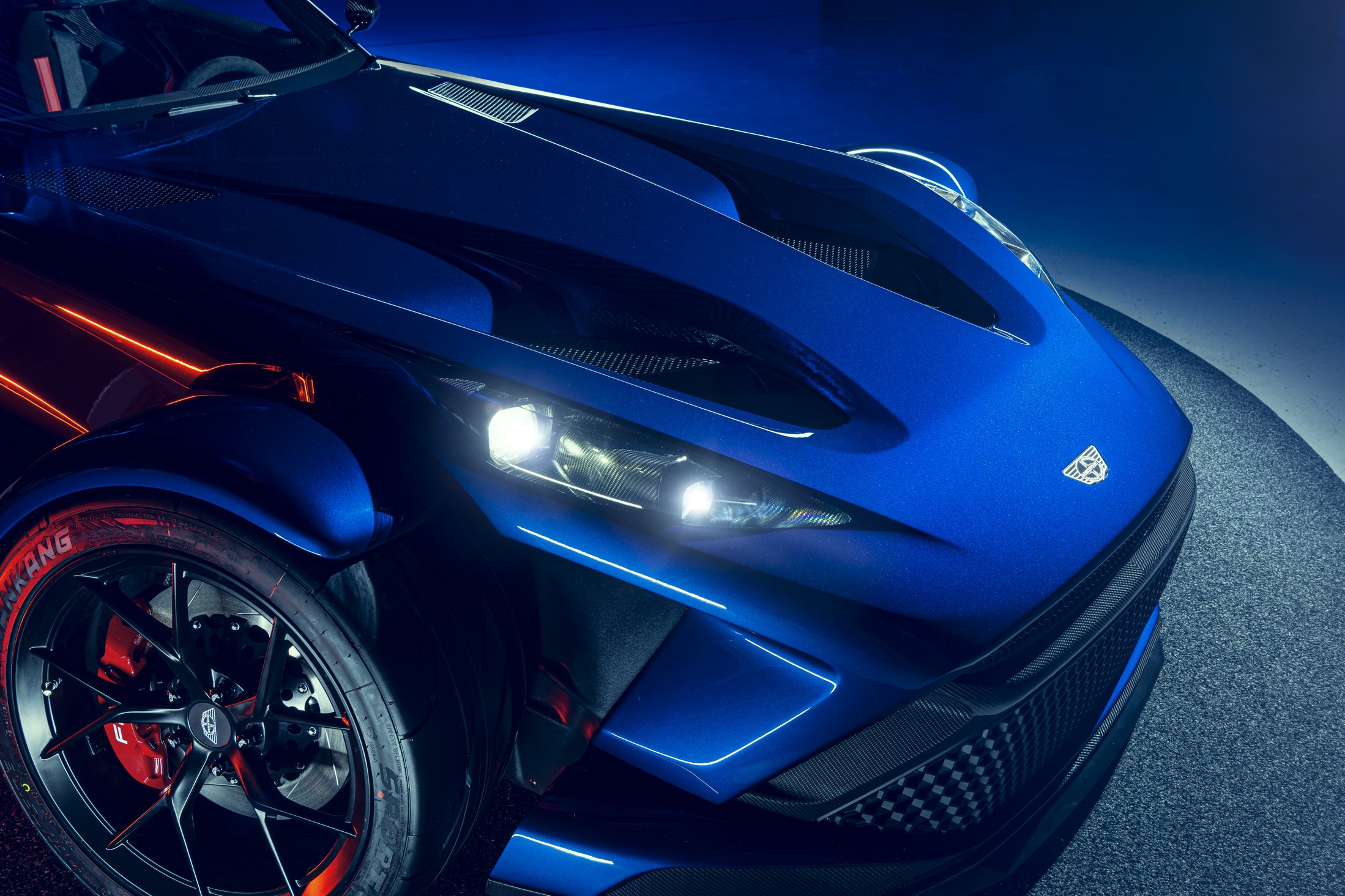 New Donkervoort F22 Breaks Cover As A 492 HP Supercar That Weighs 750kg