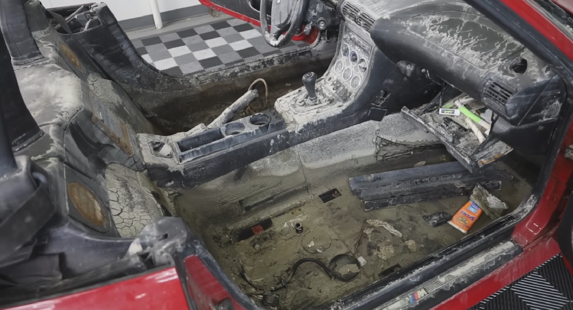 Watch A BMW Z3 M Flooded By Hurricane Ian Get A Deep Clean