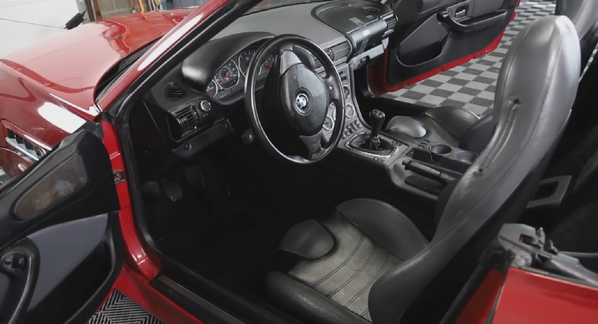 Watch A BMW Z3 M Flooded By Hurricane Ian Get A Deep Clean