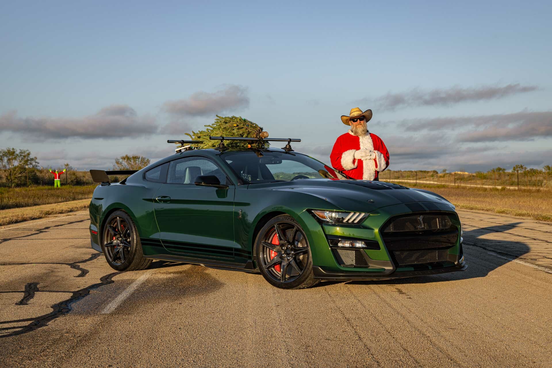 Holidays Are Coming In Hot With 1,000-HP Hennessey Mustang’s Christmas ...
