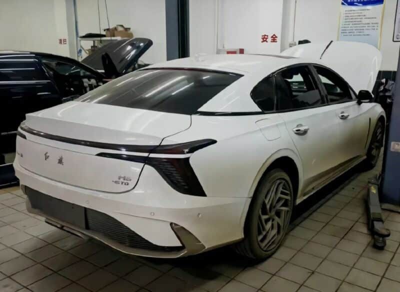 Hongqi’s Upcoming H6 Sedan Looks The Part In Matte Silver And Turquoise