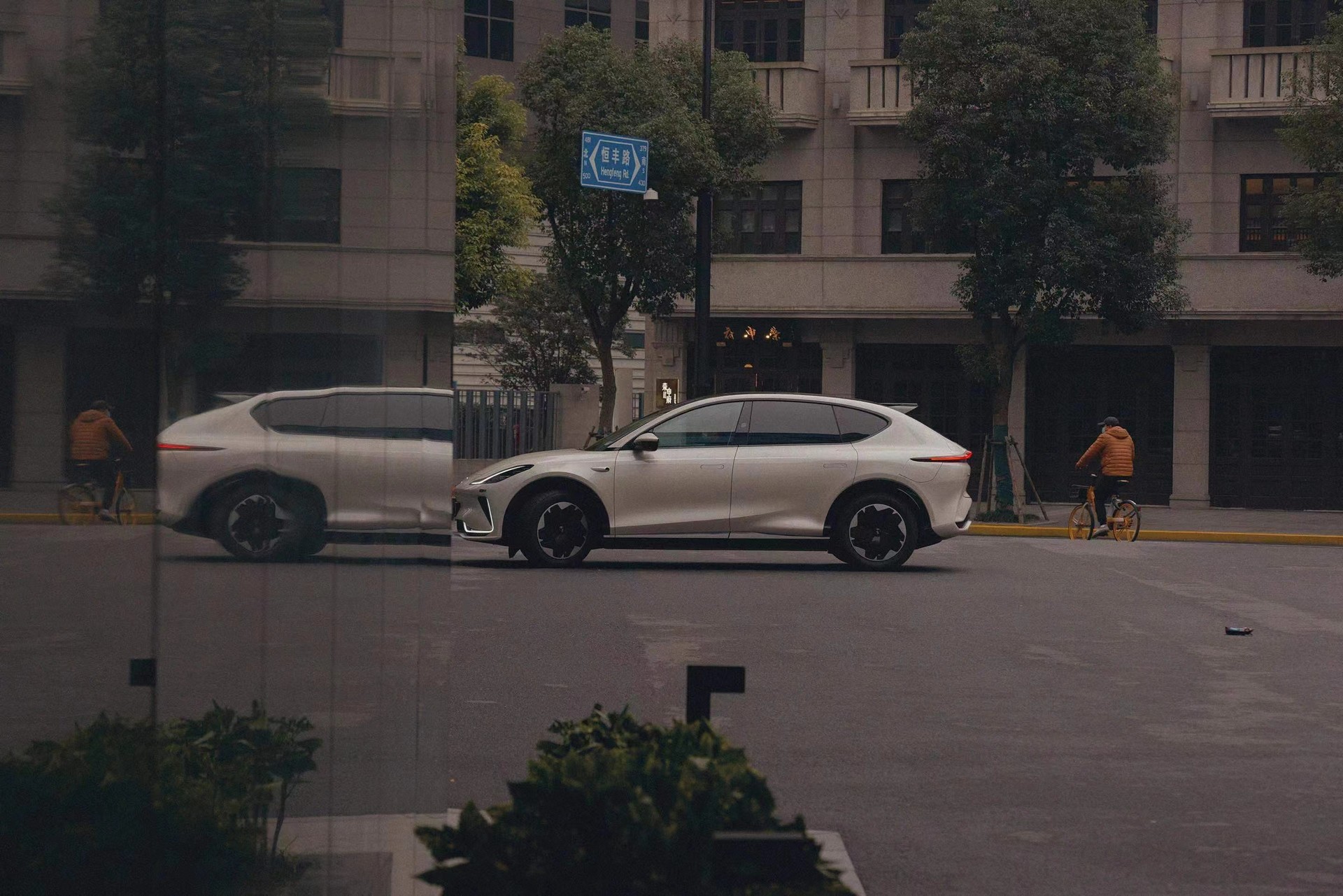 The IM LS7 Is An Electric Chinese SUV That Looks Like An Aston Martin DBX