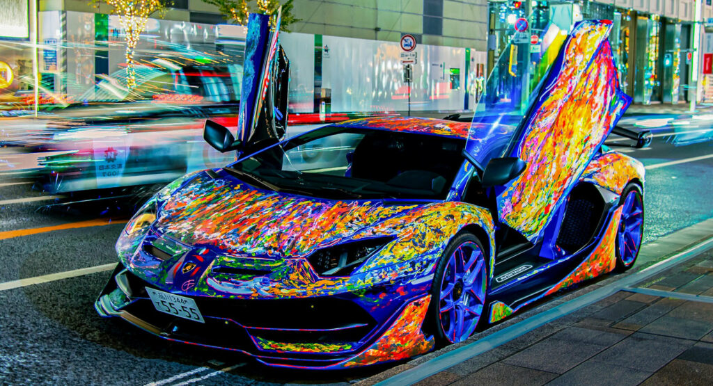  Watch This Italian Artist Paint A Lamborghini Aventador SVJ On The Street