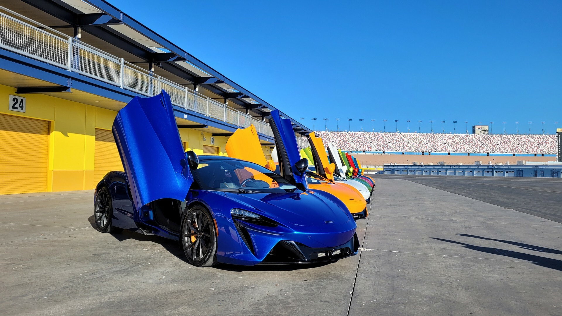 McLaren Artura 103