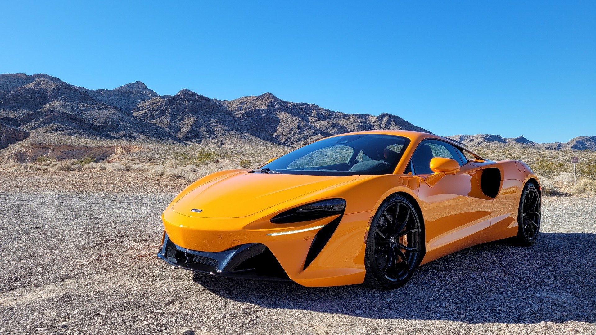 McLaren Artura 104