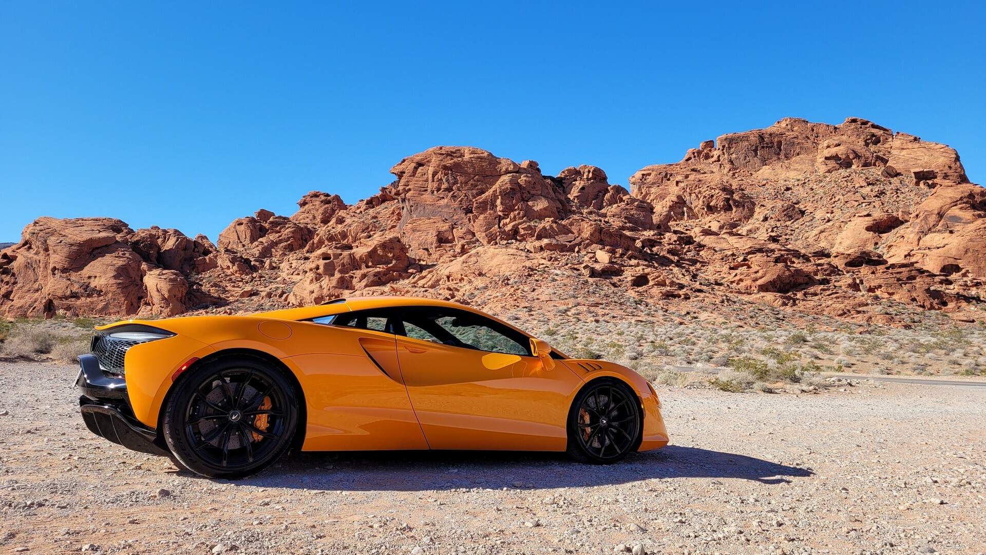 McLaren Artura 121