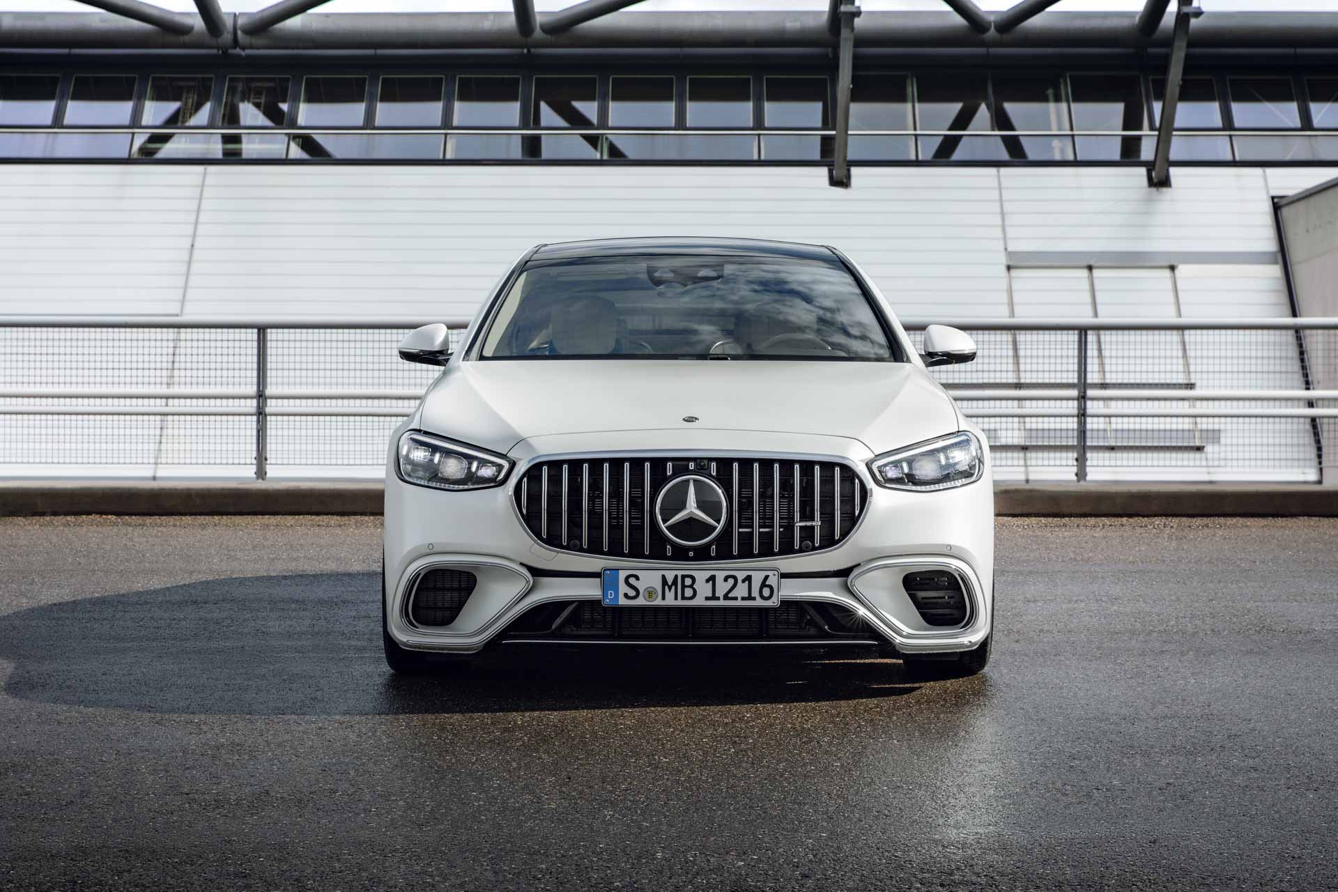 2024 Mercedes-AMG S63 Hybrid Gets 791 HP, 33-Mile EV Range And Panamericana Grille