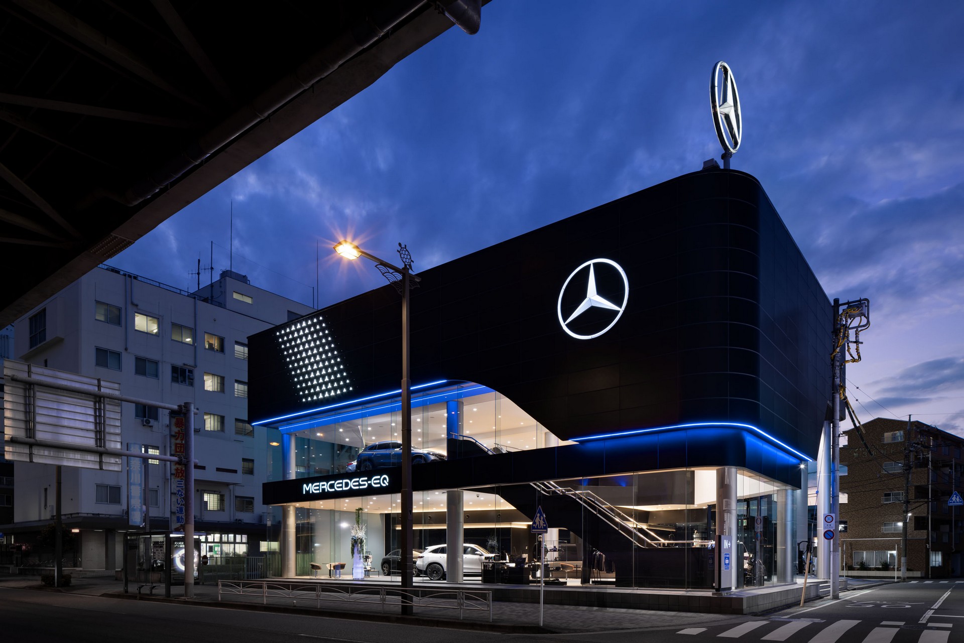 Mercedes-Benz Opens First EV-Exclusive Dealership In Japan