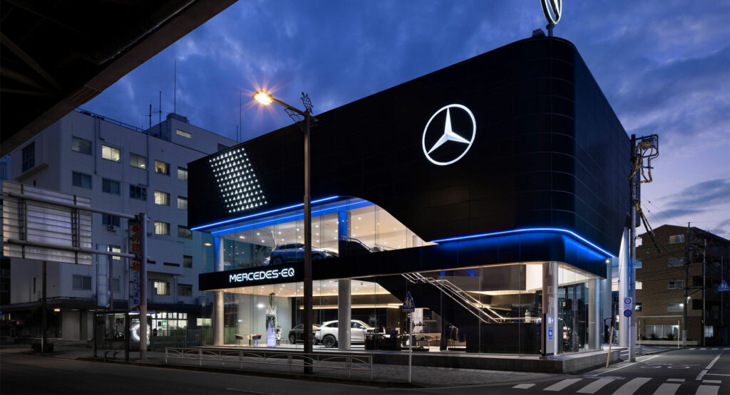  Mercedes-Benz Opens First EV-Exclusive Dealership In Japan