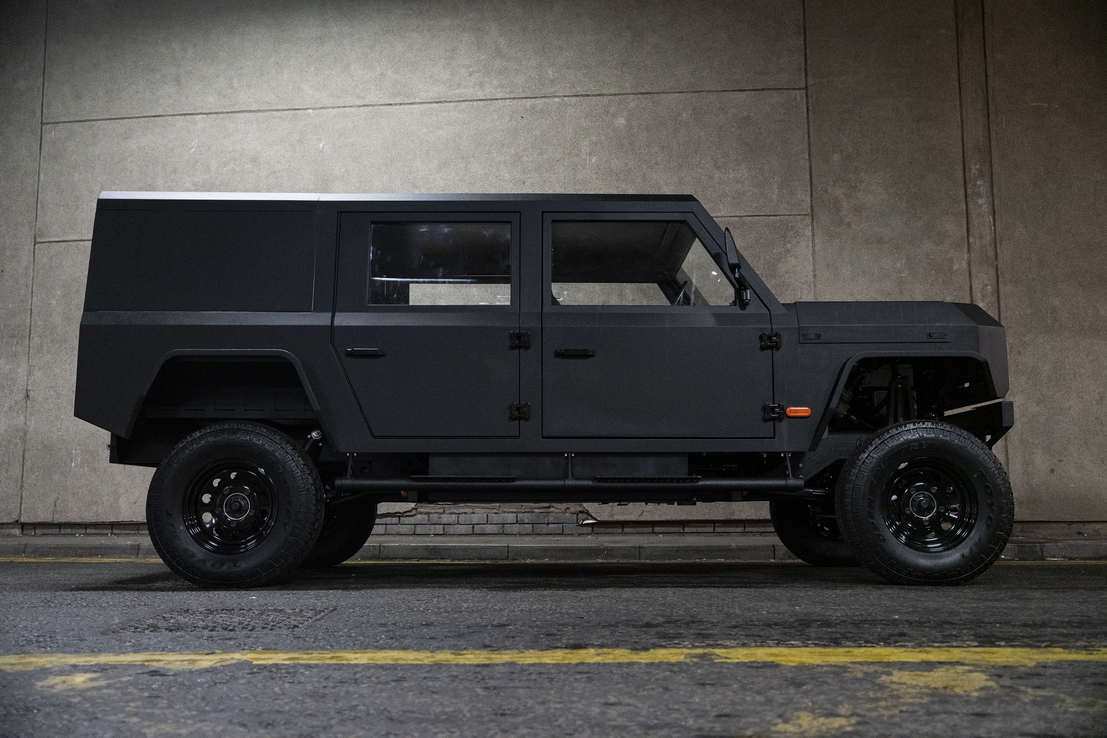 Munro MK_1 Is A $61,000 Brick-Shaped Electric Off-Roader With Up To 375 HP