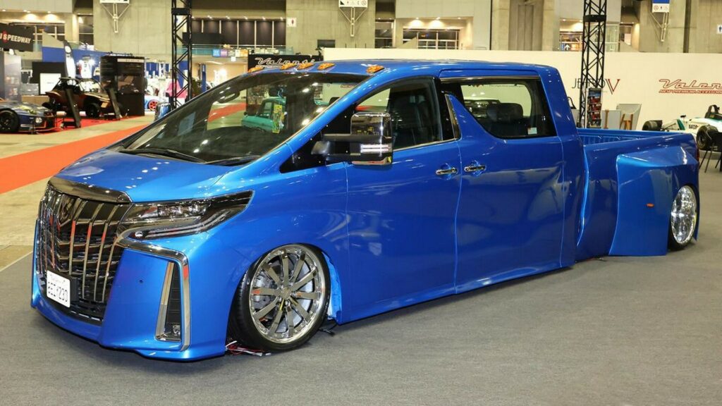  Toyota Alphard Minivan Converted Into A Dually Pickup For Tokyo