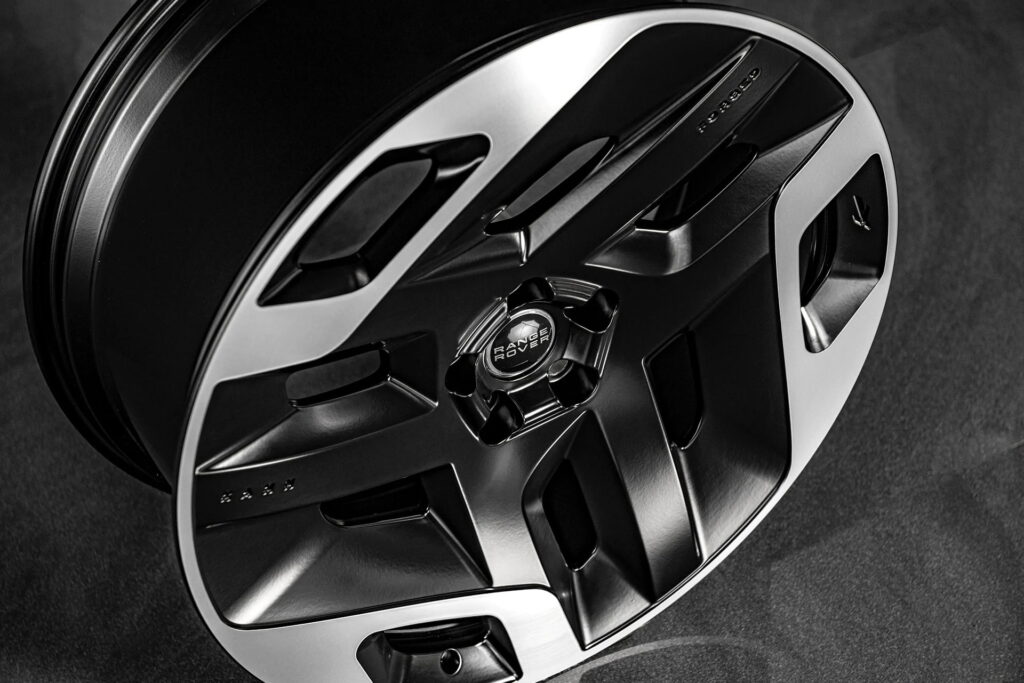 Project Kahn’s 2023 Range Rover Signature Edition Rides On $10k 24-Inch ...