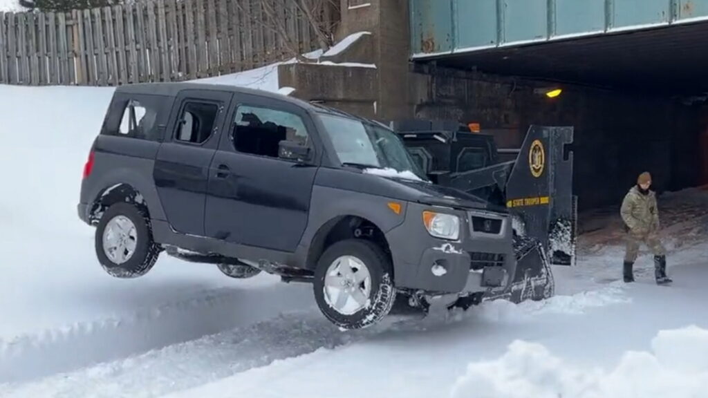  Buffalo Called In The Military To Enforce A Driving Ban Following Deadly Snow Storm
