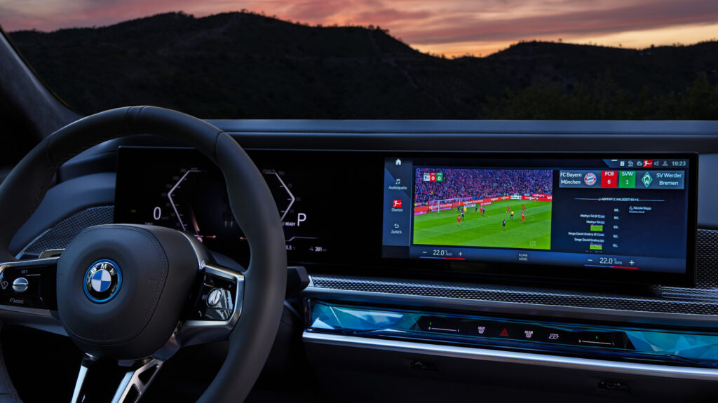  BMW 7-Series Can Now Stream German Bundesliga Soccer Games To Its I-Drive Display