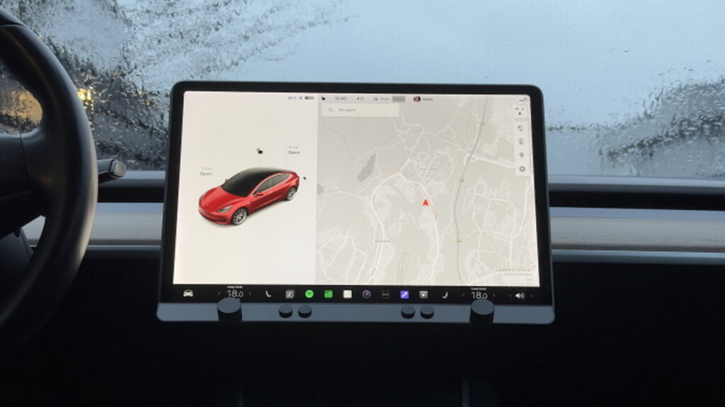 Ctrl-Bar Gives Tesla Model 3 And Y Physical Buttons (As Long As You Have WiFi)