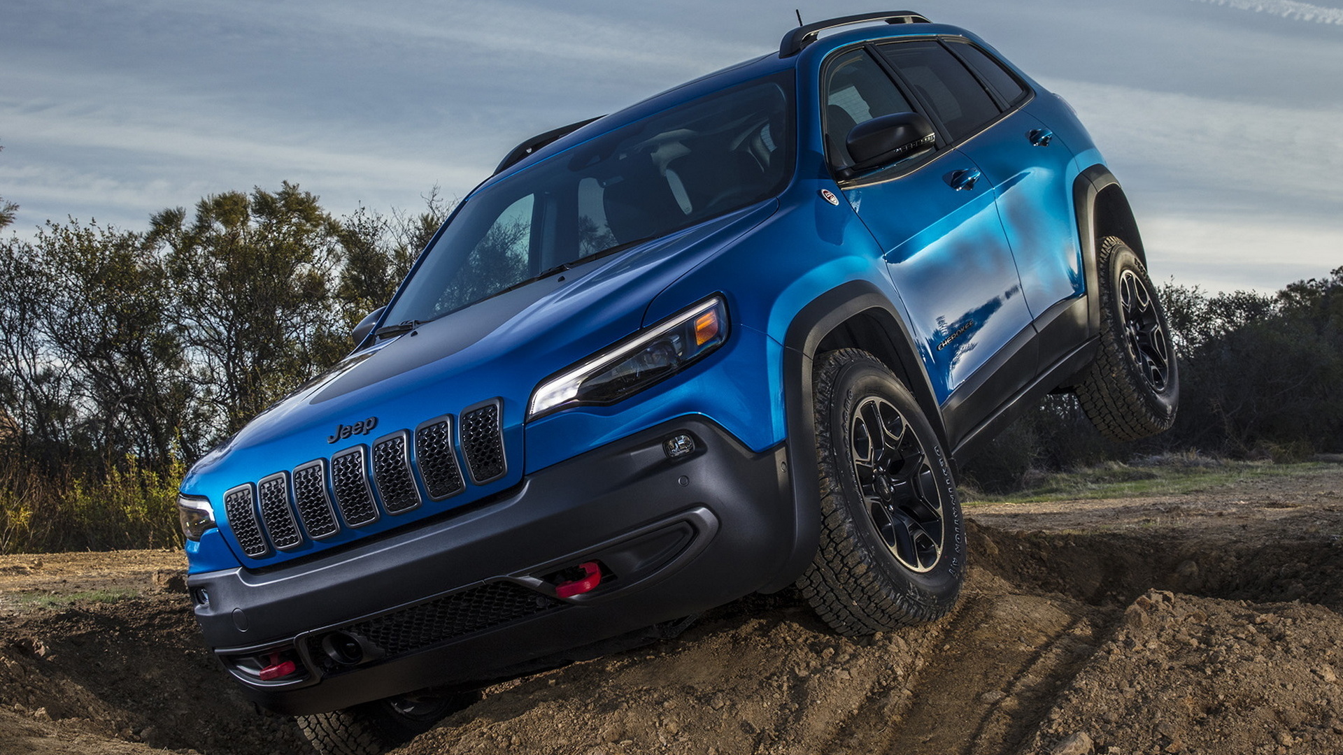 Jeep Cuts Cherokee Lineup Down To Two Trims And Increases Prices For 2023 |  Carscoops