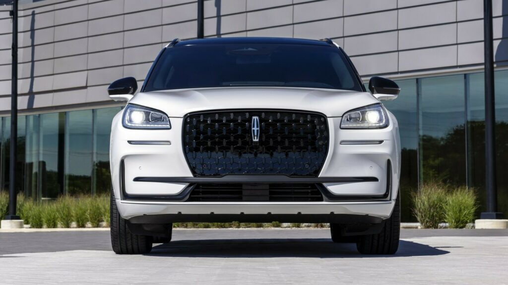  More Than Half Of Lincoln Dealers Sign Up To Sell EVs