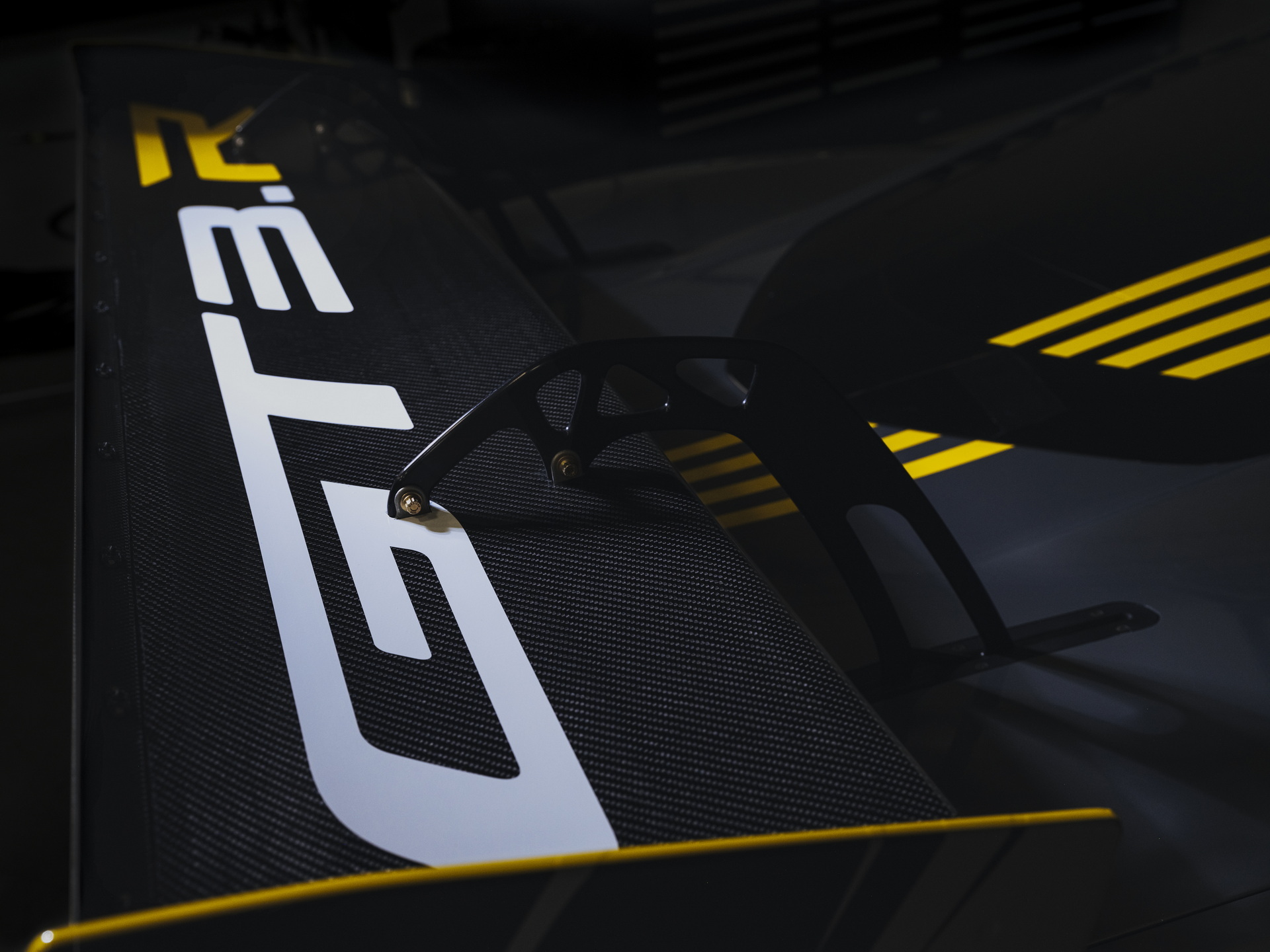 2024 Corvette Z06 GT3.R Debuts As Chevy’s First-Fully Compliant GT3 ...