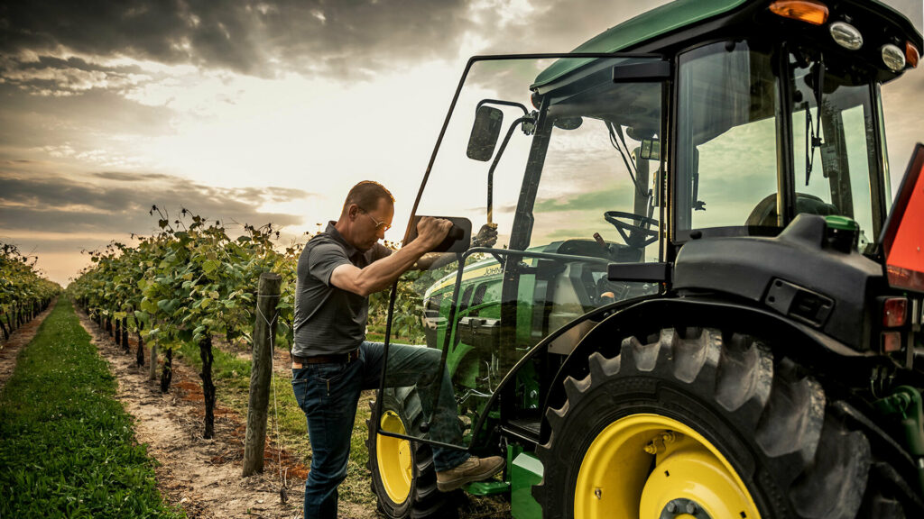  US Farmers Kind Of Win The Right To Repair Their Own John Deere Machinery (For Now)