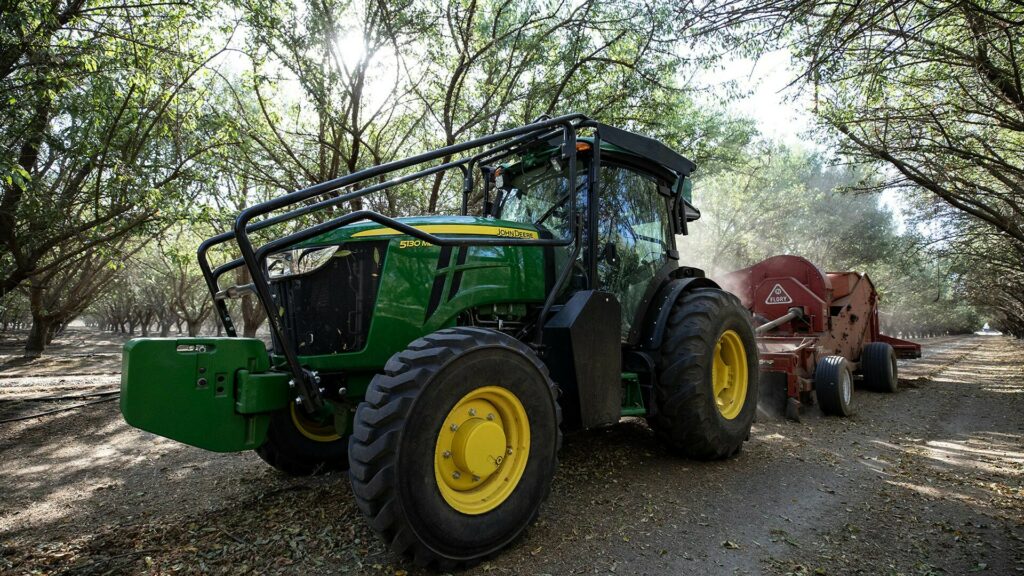  US Farmers Kind Of Win The Right To Repair Their Own John Deere Machinery (For Now)