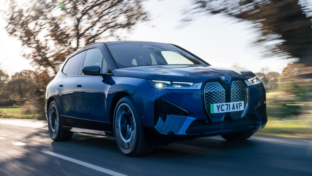  1 In 3 BMWs Sold In The UK Last Year Came With A Plug