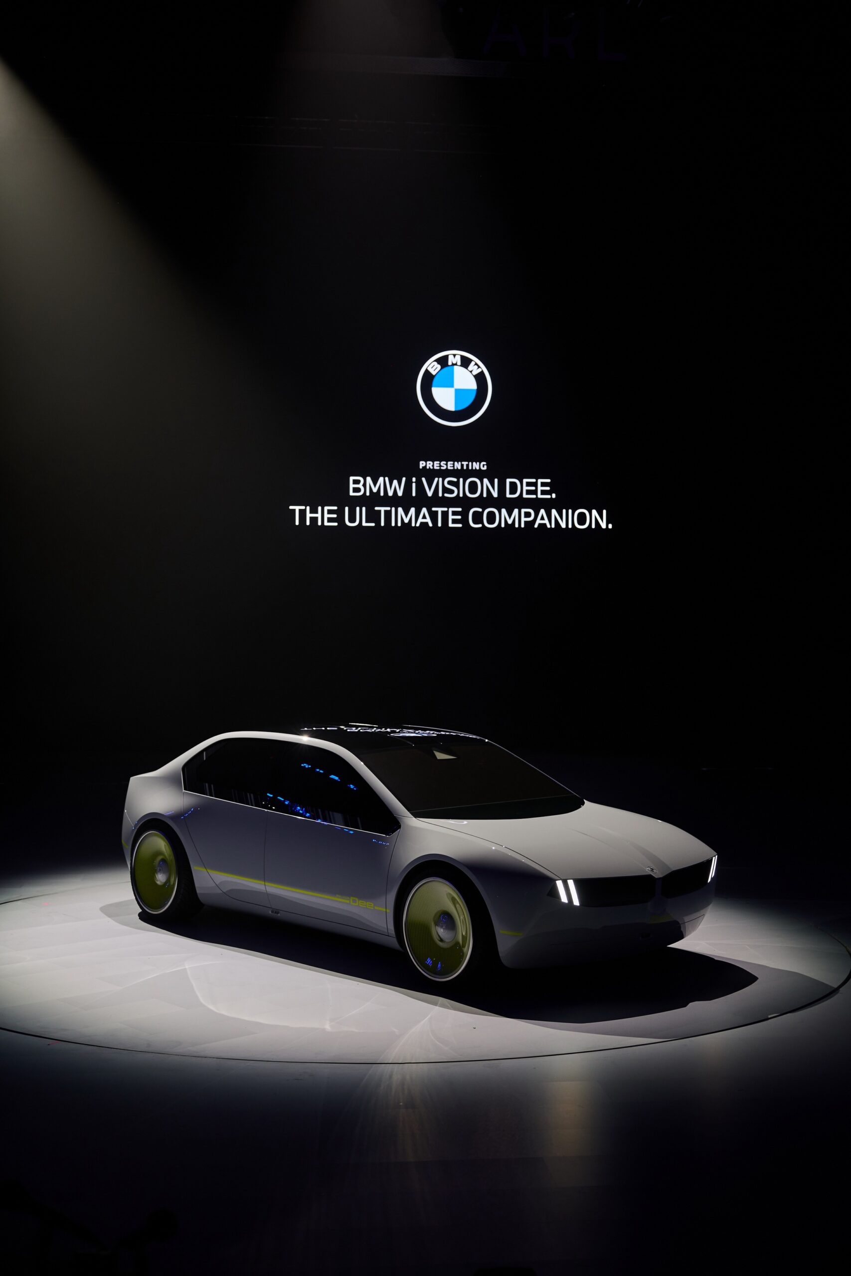BMW i Vision Dee CES 38