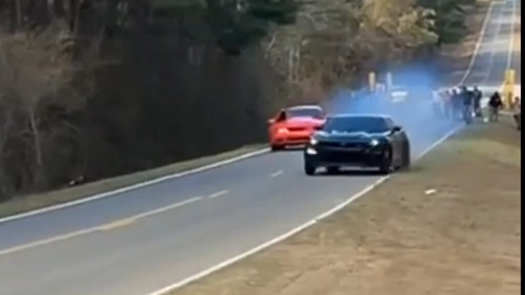 Camaro Mustang Drag Race Crash 1 1024x576 - Auto Recent